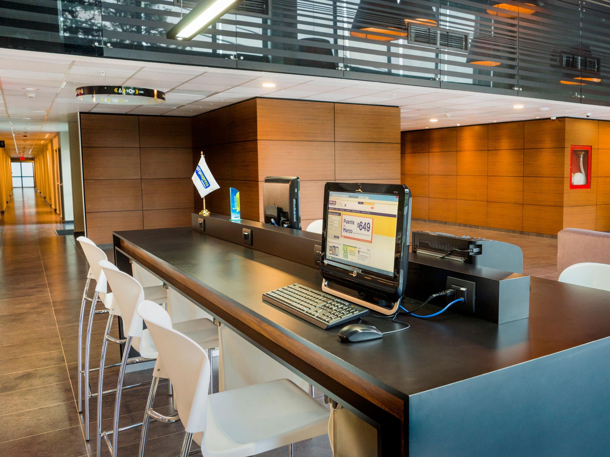 City Express Plus By Marriott Cali Colombia Exterior photo