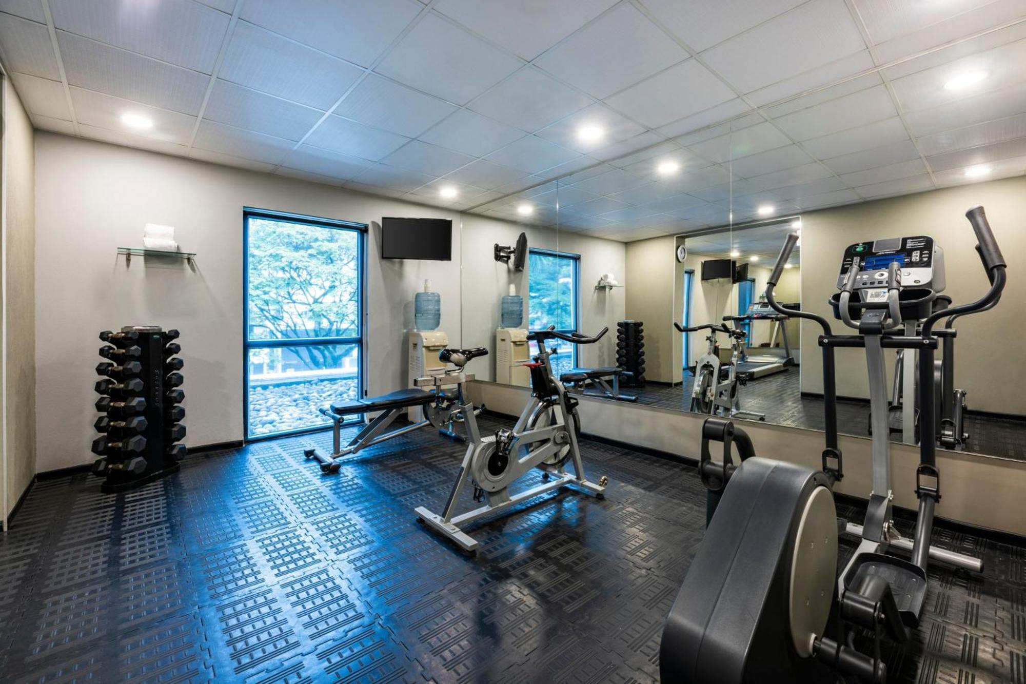 City Express Plus By Marriott Cali Colombia Exterior photo