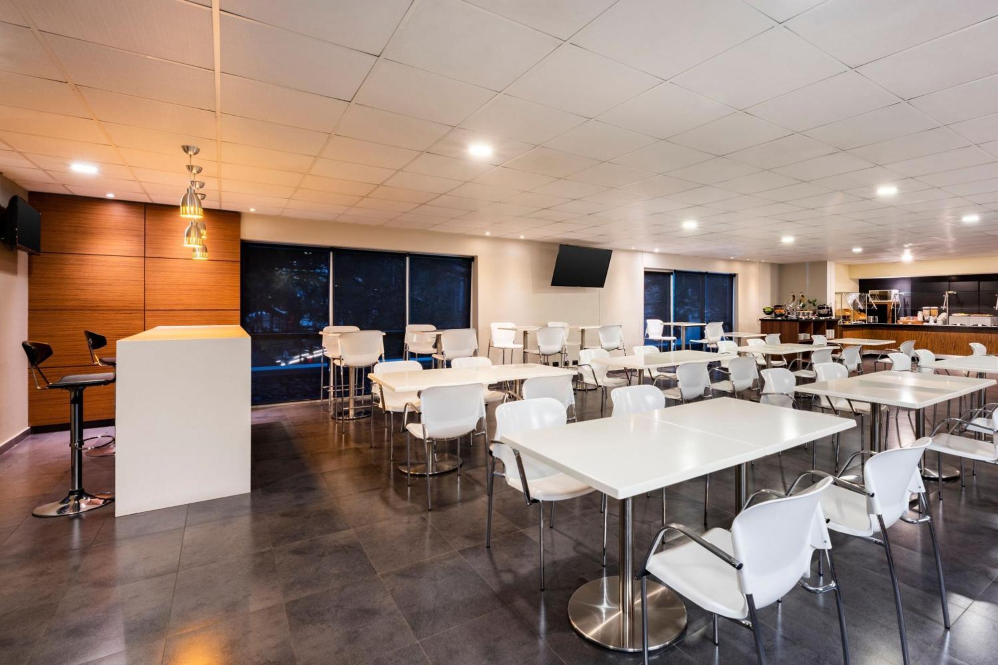 City Express Plus By Marriott Cali Colombia Exterior photo