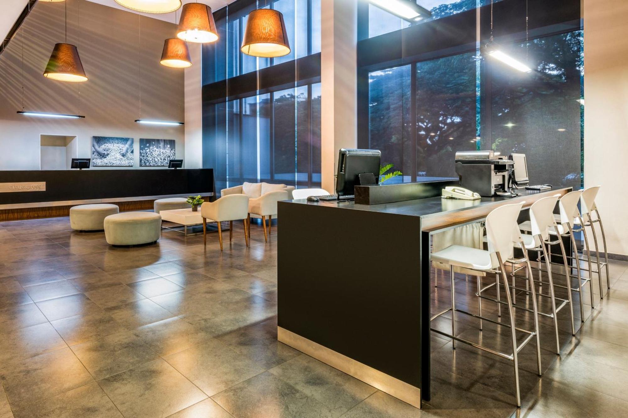 City Express Plus By Marriott Cali Colombia Exterior photo