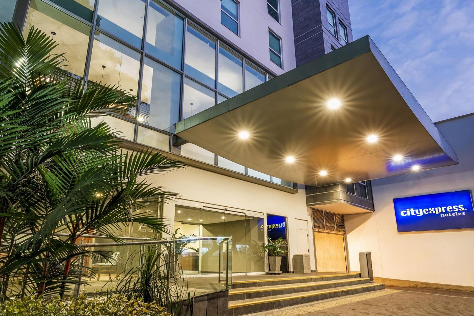 City Express Plus By Marriott Cali Colombia Exterior photo